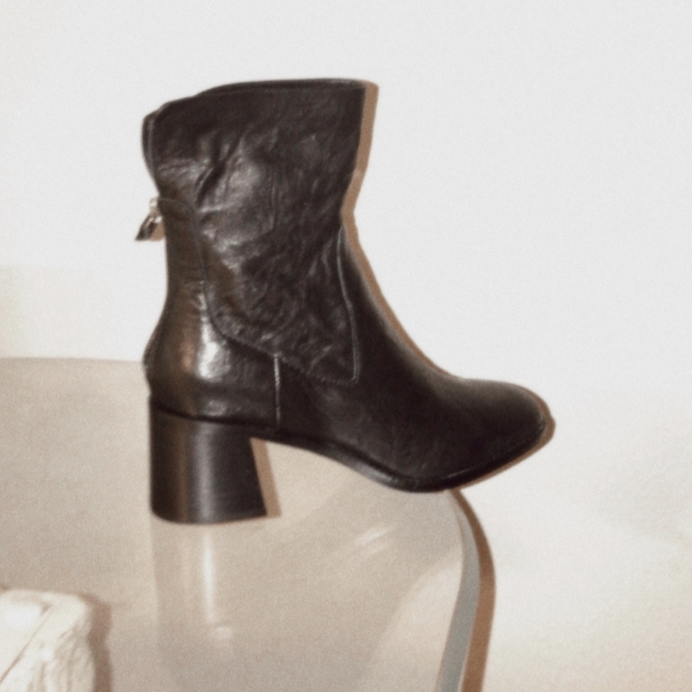 🆕 Kelsi dagger brooklyn Island Black Leather Bootie 6.5